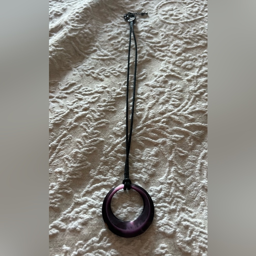 Purple pendant necklace